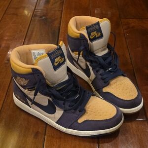 Nike Air High-Tops in Blue and Tan